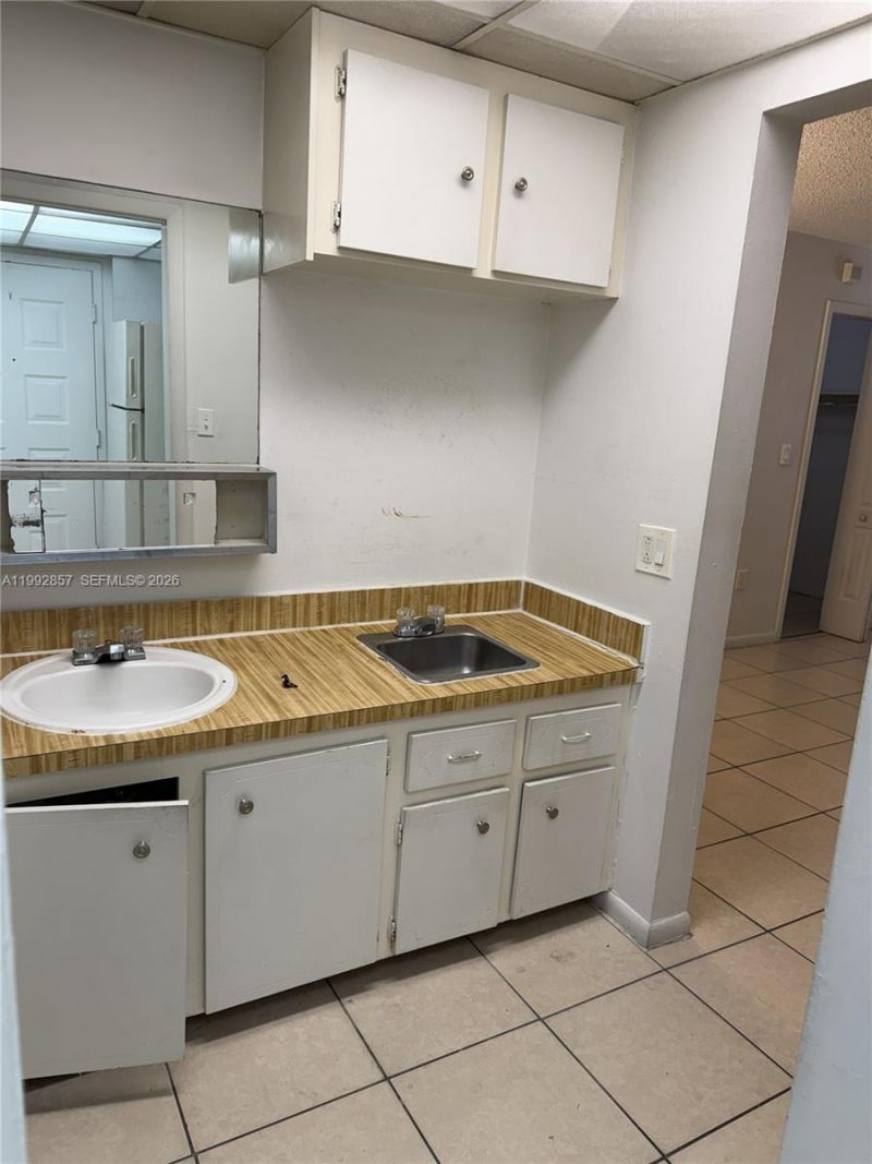 7010 NW 186th St, Unit 5-121A, Hialeah, FL 33015 Photo