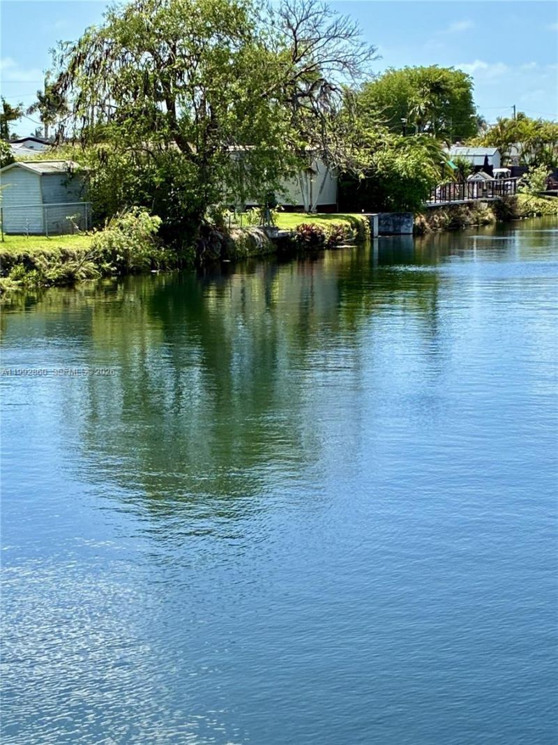 20020 Bel Aire Dr, Cutler Bay, FL 33189 Photo