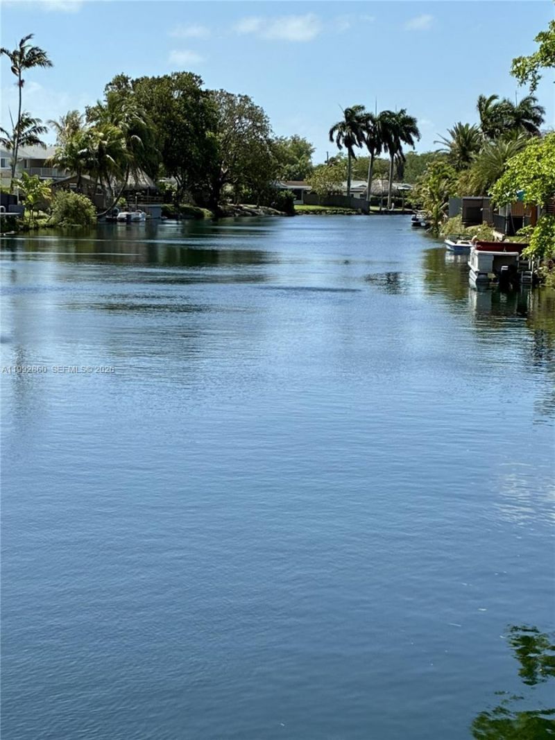 20020 Bel Aire Dr, Cutler Bay, FL 33189 Photo