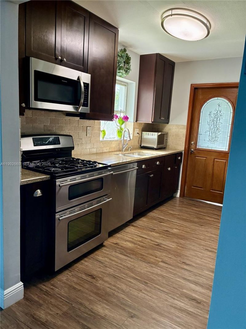 20020 Bel Aire Dr, Cutler Bay, FL 33189 Photo