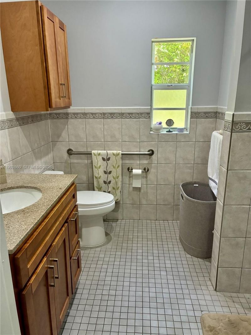 20020 Bel Aire Dr, Cutler Bay, FL 33189 Photo