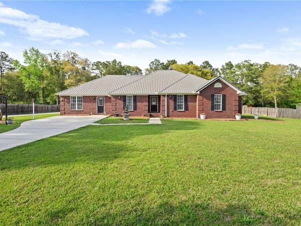 864 Country Lane, Axis, AL 36505