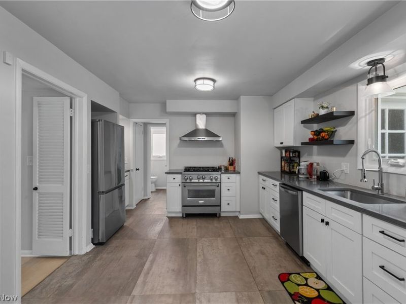 23650 Shelburne Road, Shaker Heights, OH 44122 Photo 3