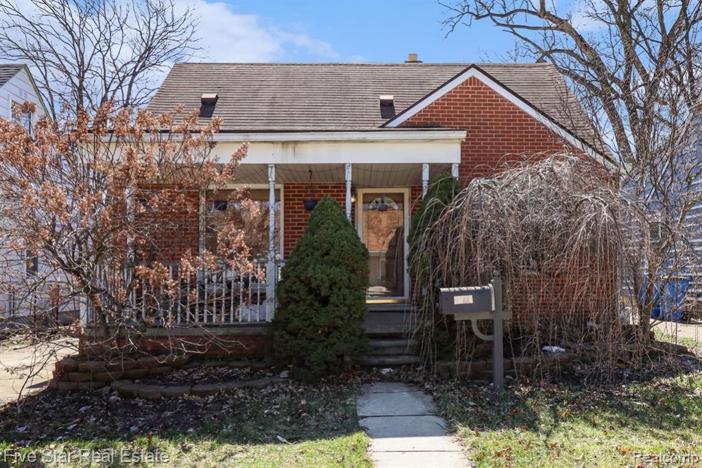 24691 Colgate Street, Dearborn Heights, MI 48125 Main Photo