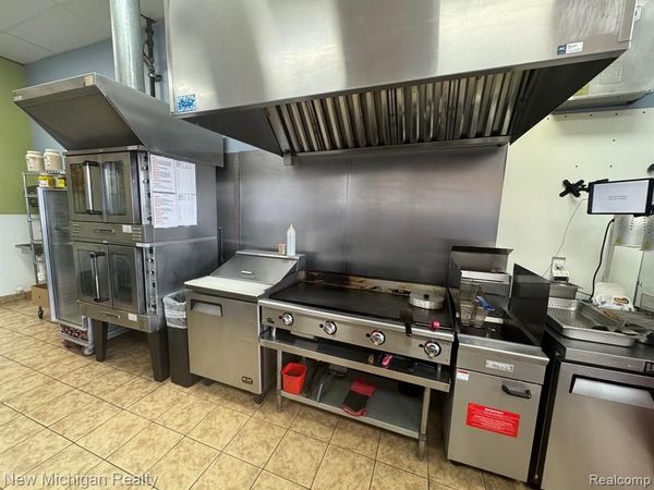 586 S Cedar Street , Imlay City, MI 48444