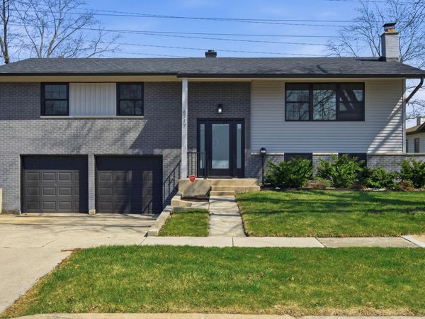 6717 Patton Drive , Woodridge, IL 60517