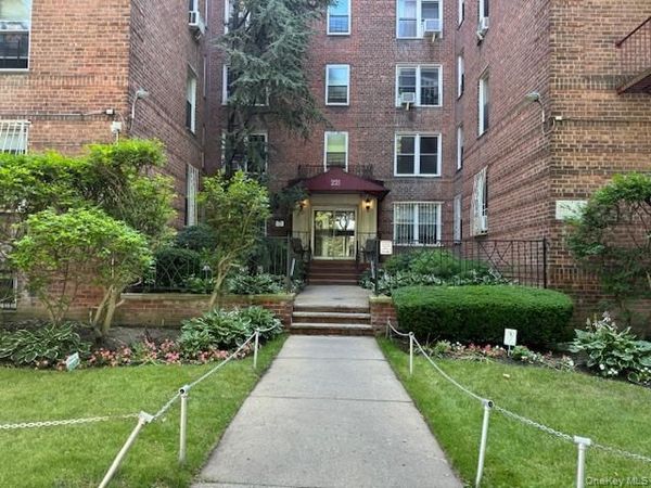 221 McDonald , Unit 1G, Brooklyn, NY 11218