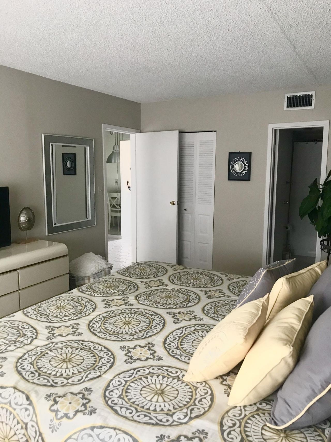 1010 Country Club Drive, Unit 206, Margate, FL 33063 Photo