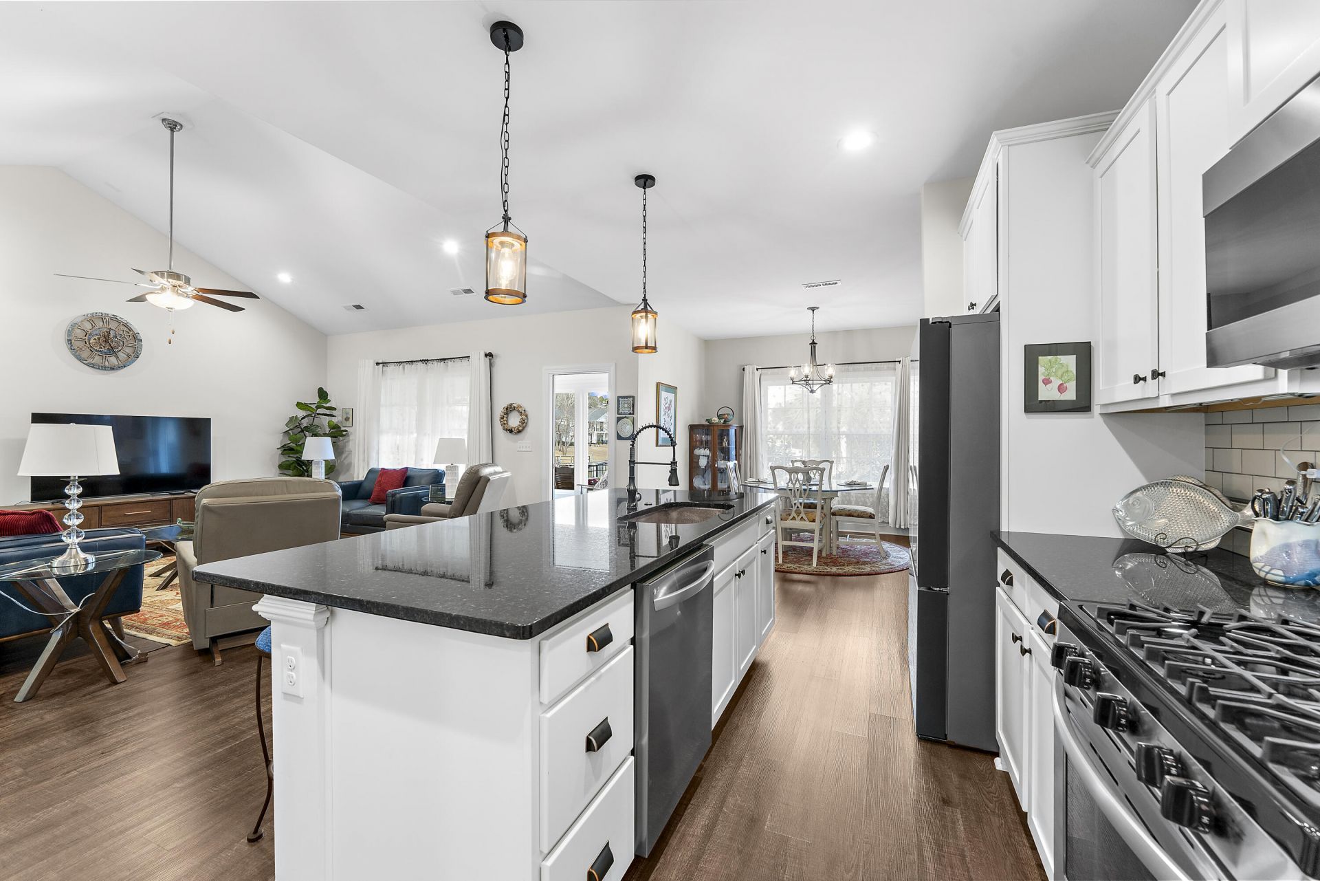 2551 Wedgefield Road Photo 10