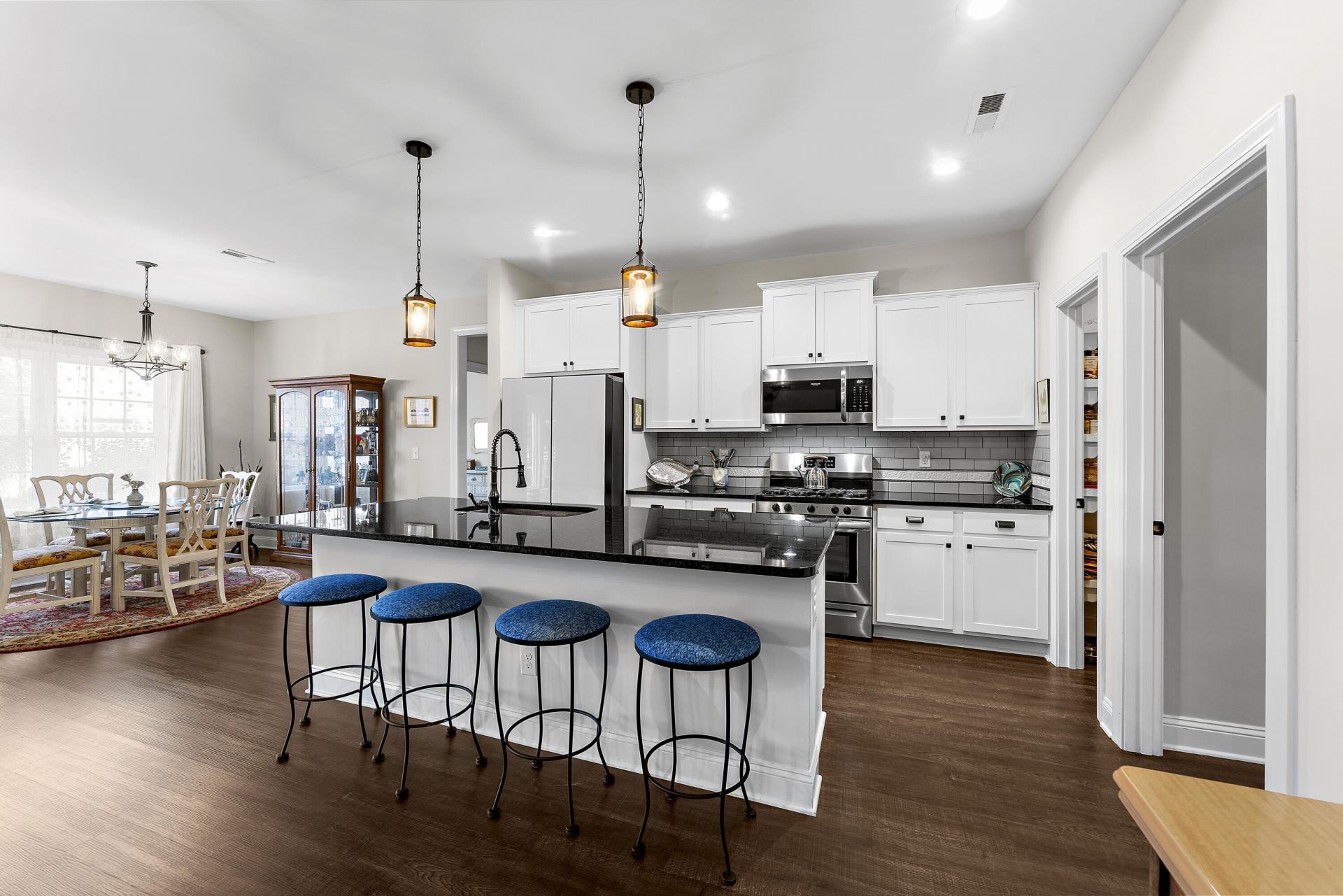 2551 Wedgefield Road Photo 8