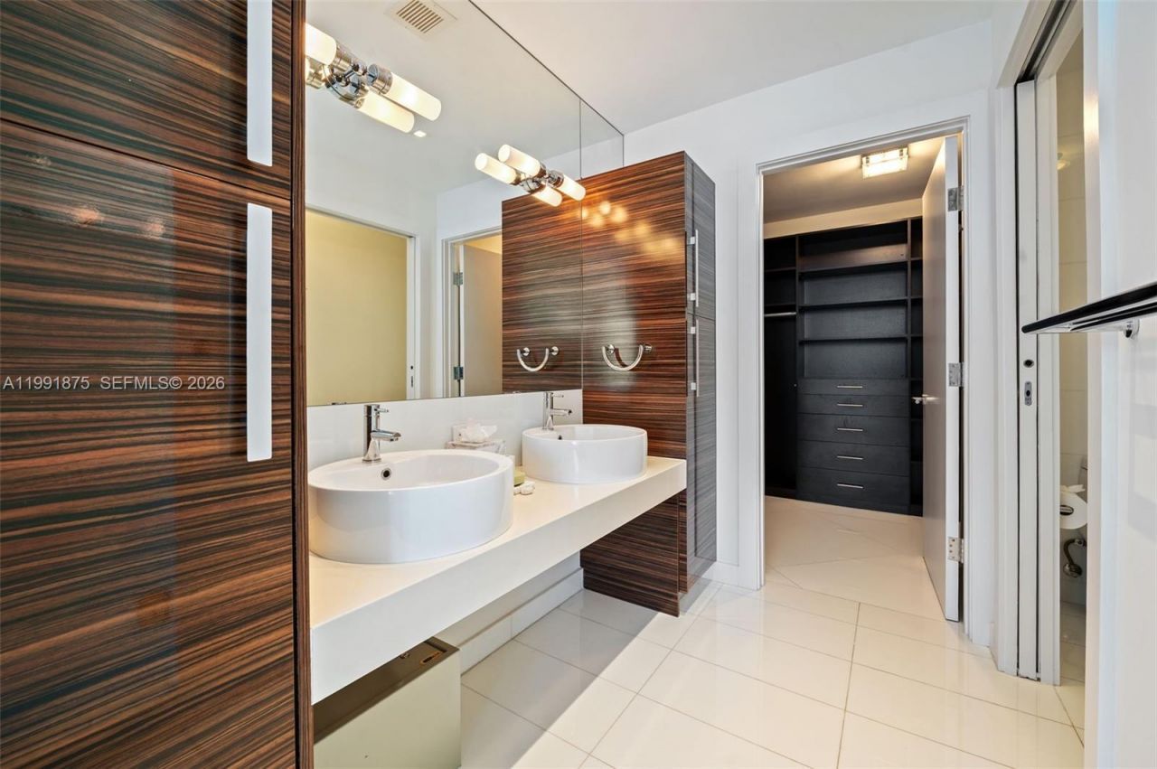 2020 N Bayshore Dr, Unit 2502, Miami, FL 33137 Photo