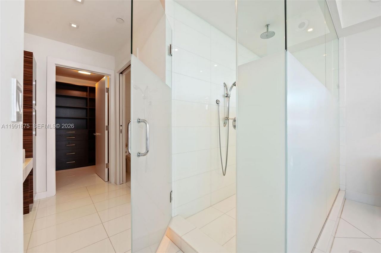 2020 N Bayshore Dr, Unit 2502, Miami, FL 33137 Photo