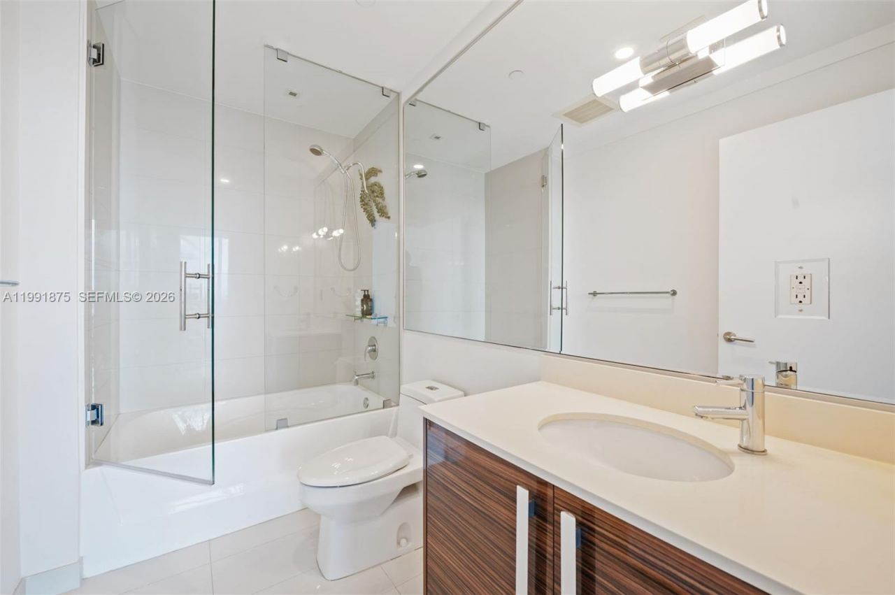 2020 N Bayshore Dr, Unit 2502, Miami, FL 33137 Photo