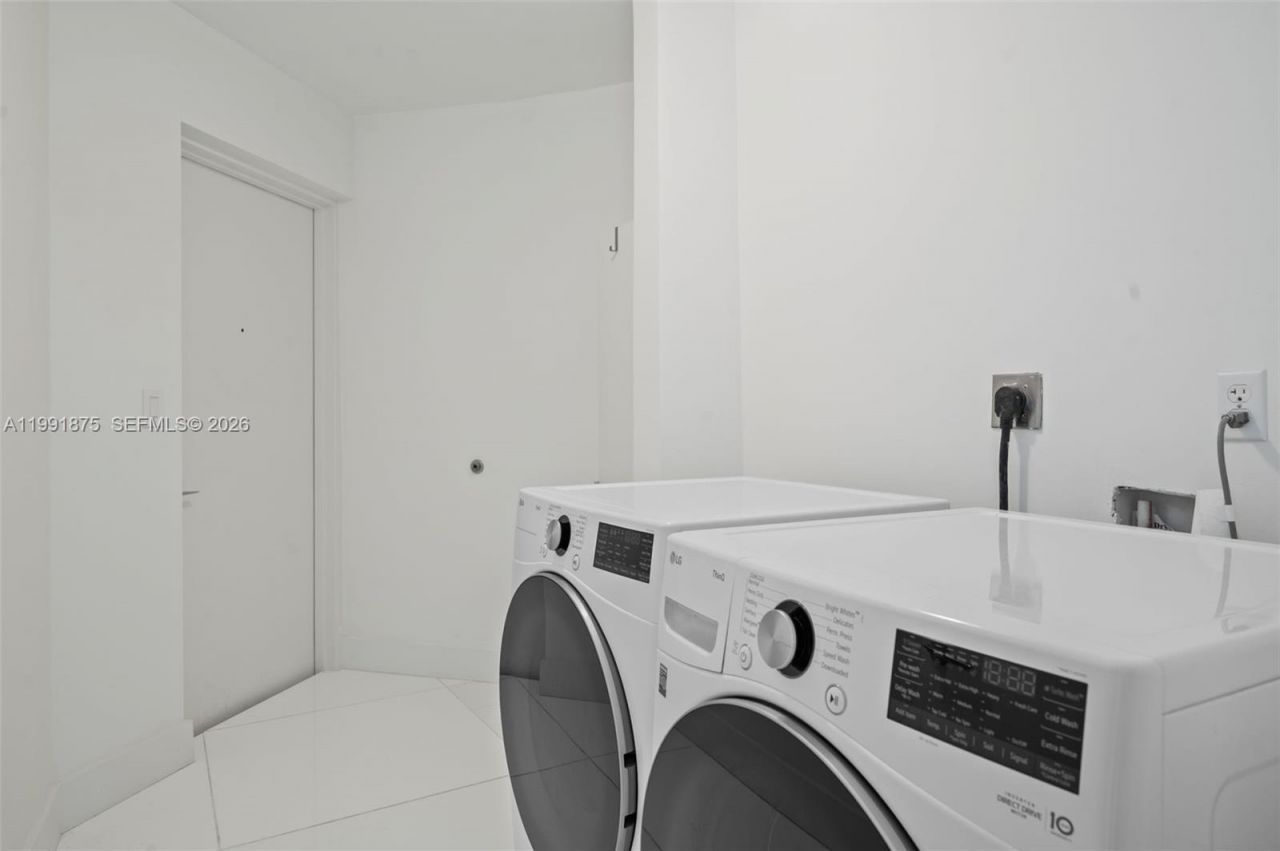 2020 N Bayshore Dr, Unit 2502, Miami, FL 33137 Photo