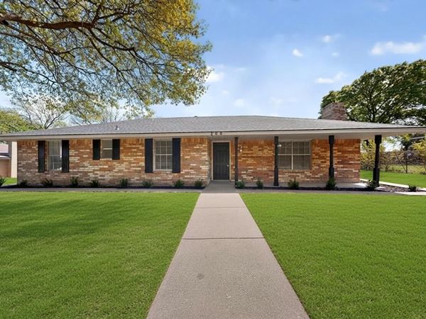 208 Gregory Drive, DeSoto, TX 75115
