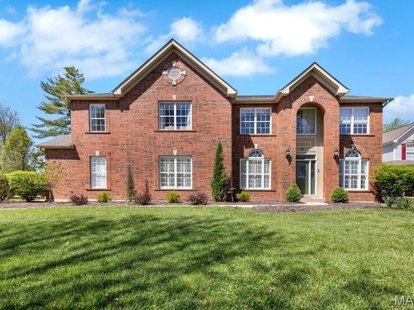 8 Graeser Acres, St Louis, MO 63146