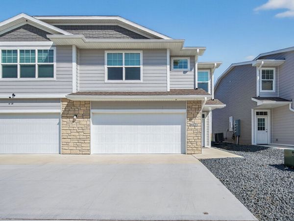 5421 154th Court , Urbandale, IA 50323