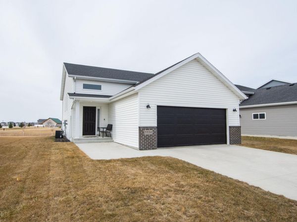 5534 8th Street W, West Fargo, ND 58078