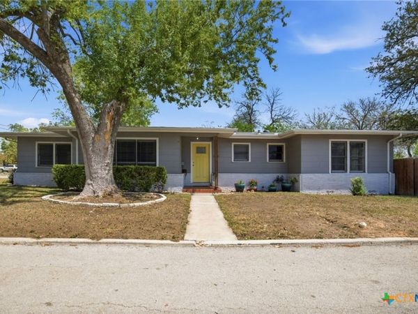 1225 N Unicorn Avenue , New Braunfels, TX 78130