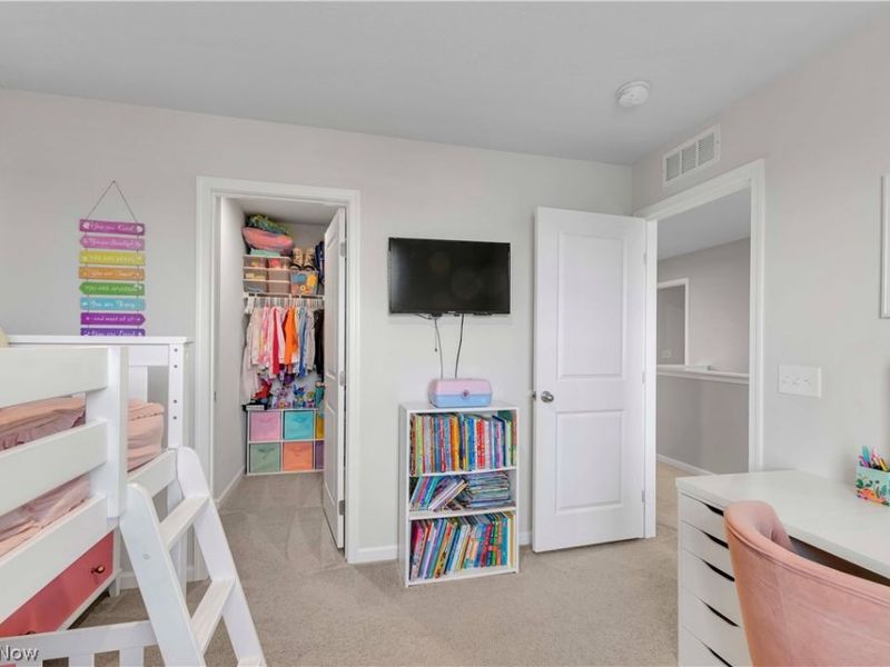 180 Wild Flower Drive, Elyria, OH 44035 Photo 21