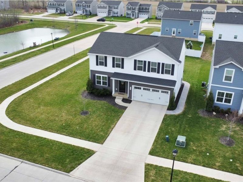 180 Wild Flower Drive, Elyria, OH 44035 Photo 3