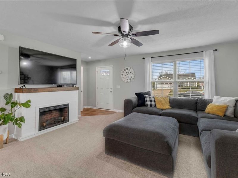 180 Wild Flower Drive, Elyria, OH 44035 Photo 6