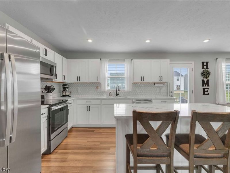 180 Wild Flower Drive, Elyria, OH 44035 Photo 8