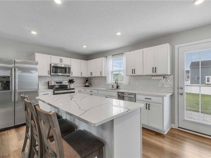 180 Wild Flower Drive, Elyria, OH 44035 Photo 9