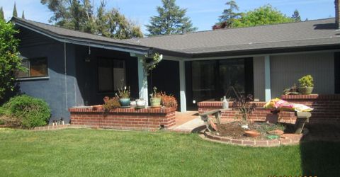 135 S Fairmont Ave, Lodi, CA 95240 Photo