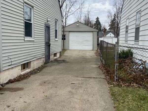 640 Crawford Street, Flint, MI 48507