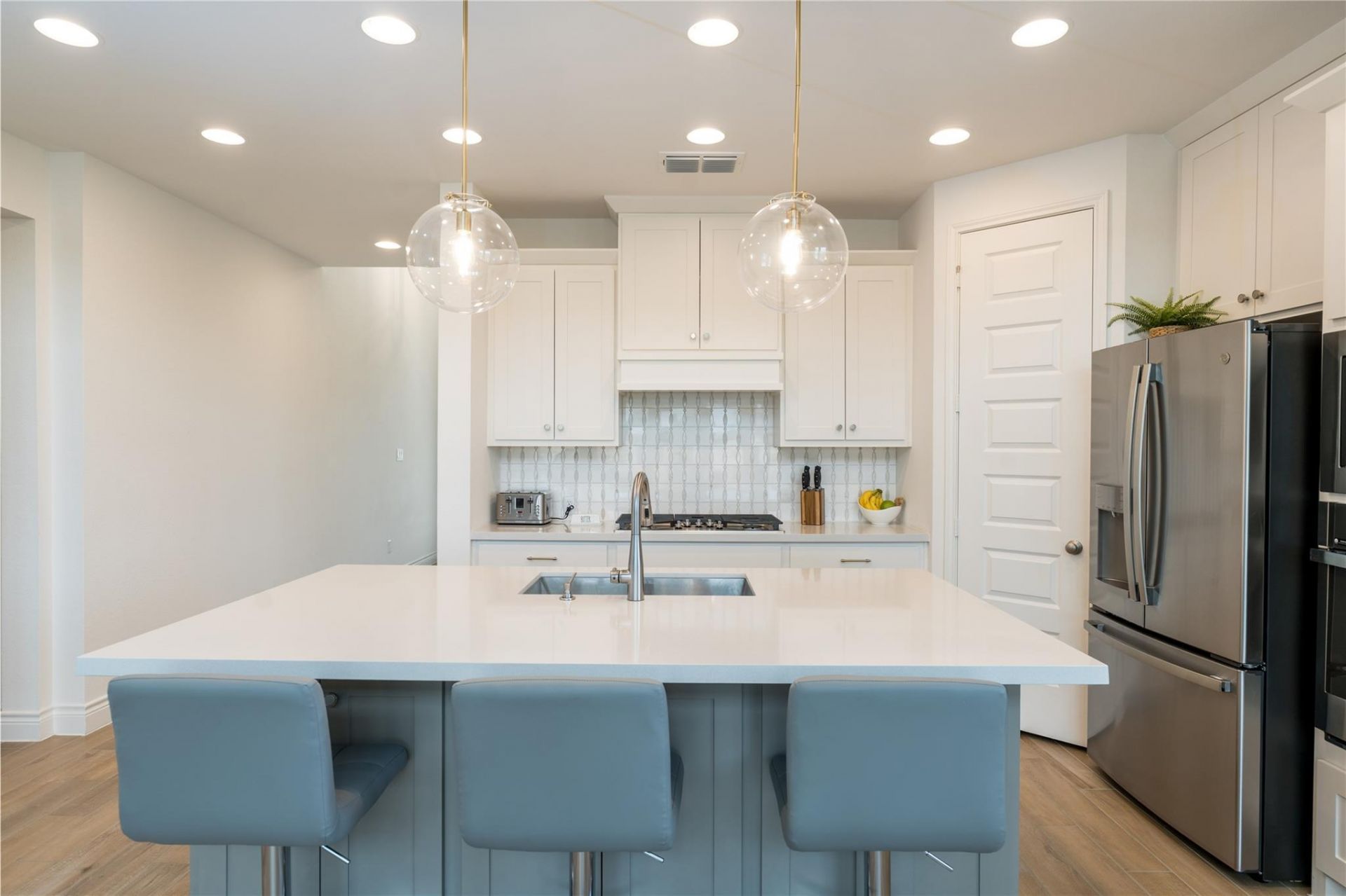 129 Menlo Bnd, Liberty Hill, TX 78642 Main Photo
