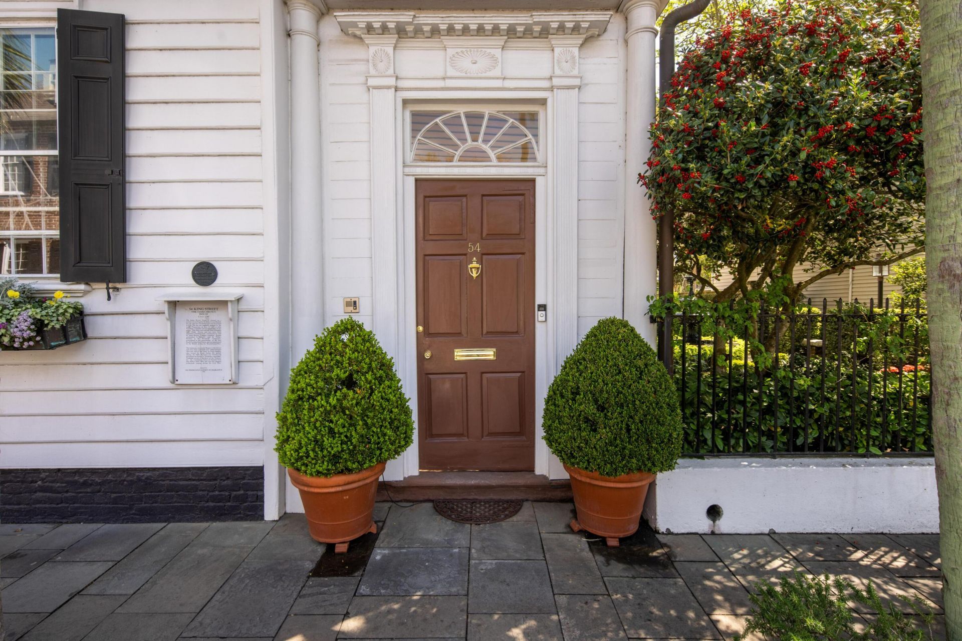 54 King Street Photo 10