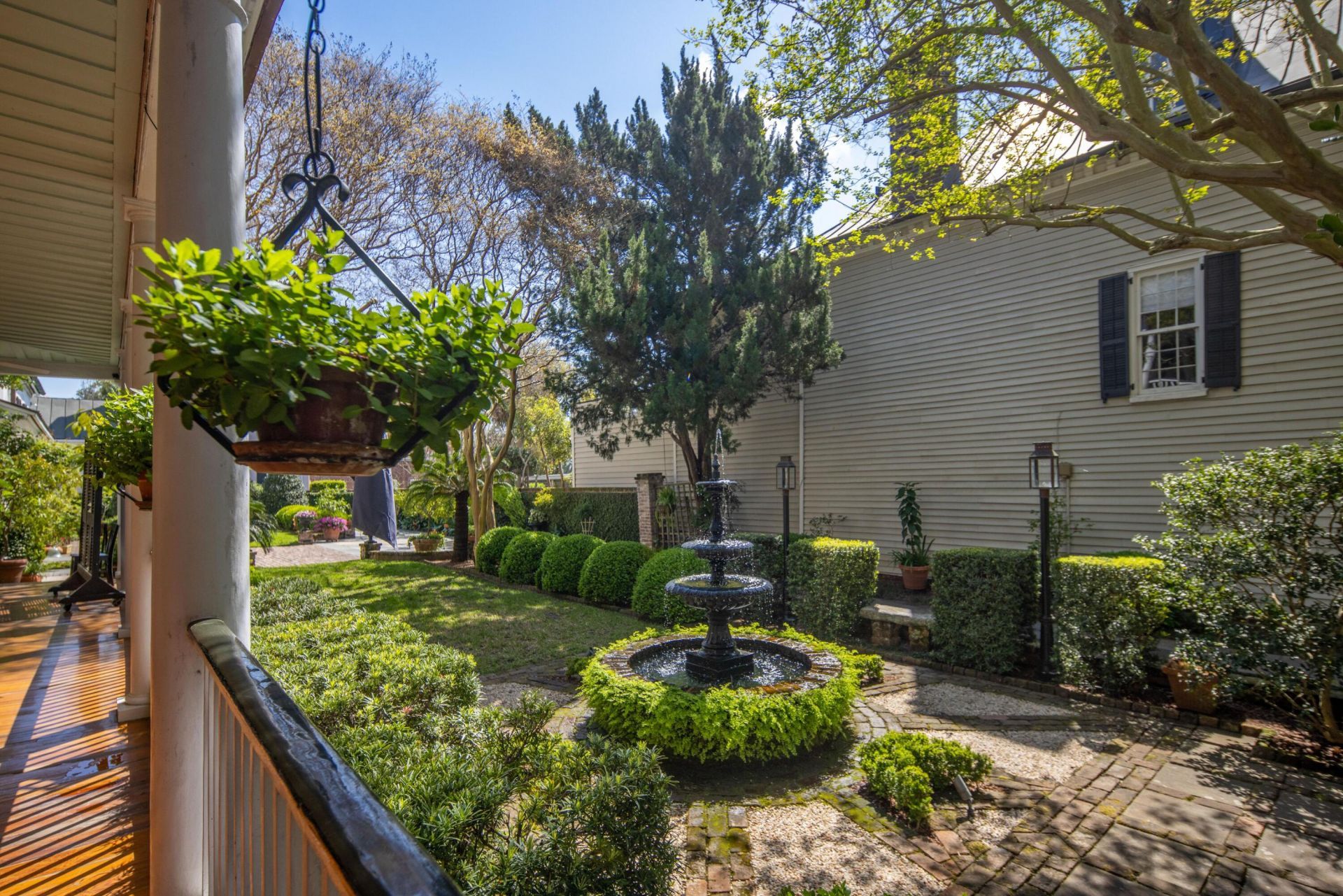 54 King Street Photo 23