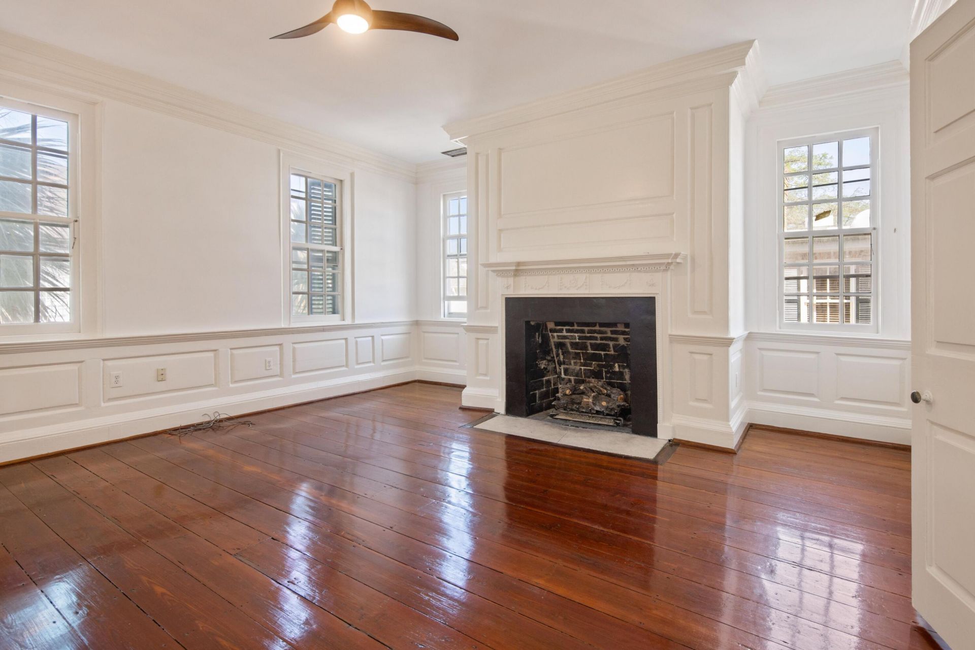 54 King Street Photo 30