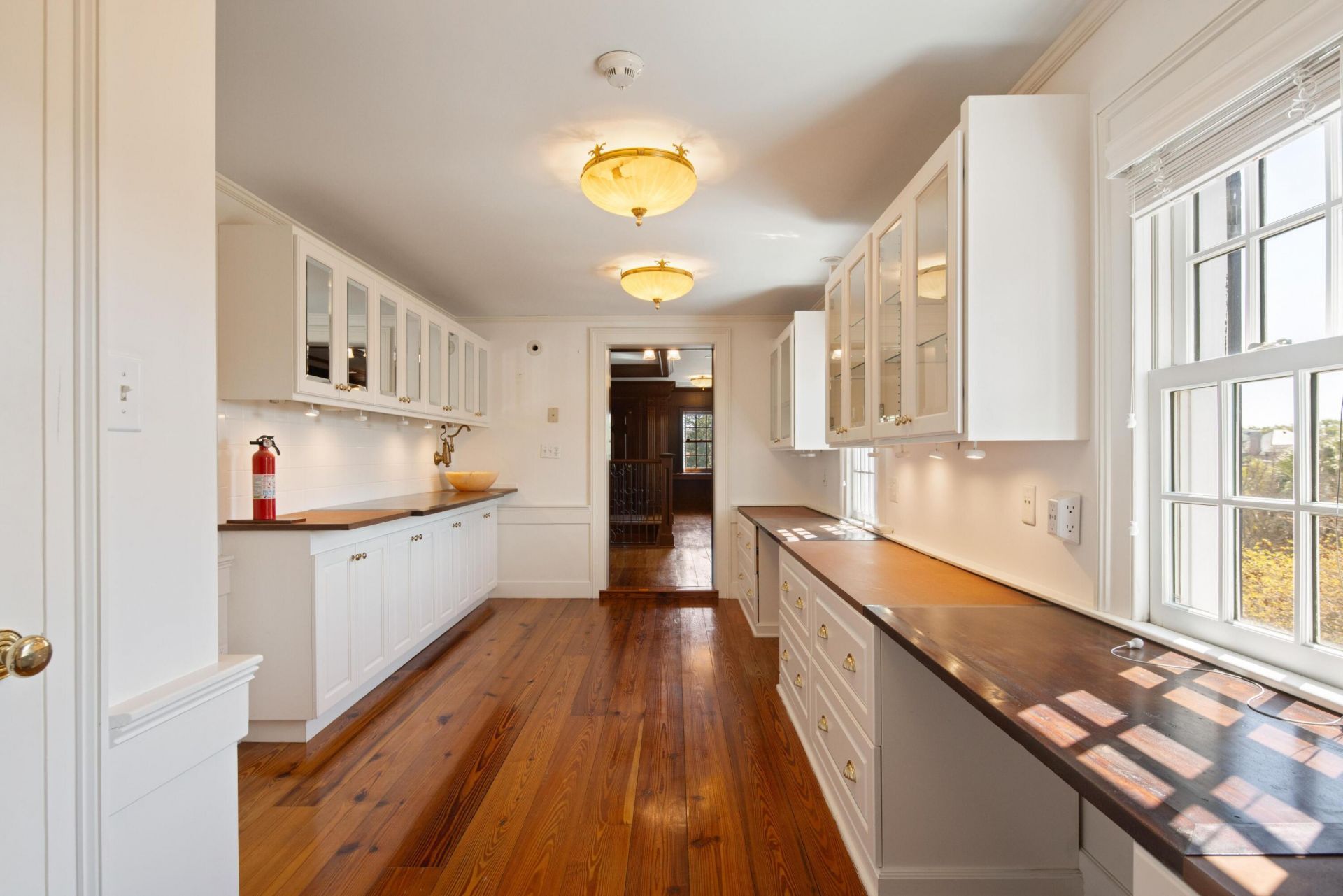 54 King Street Photo 42