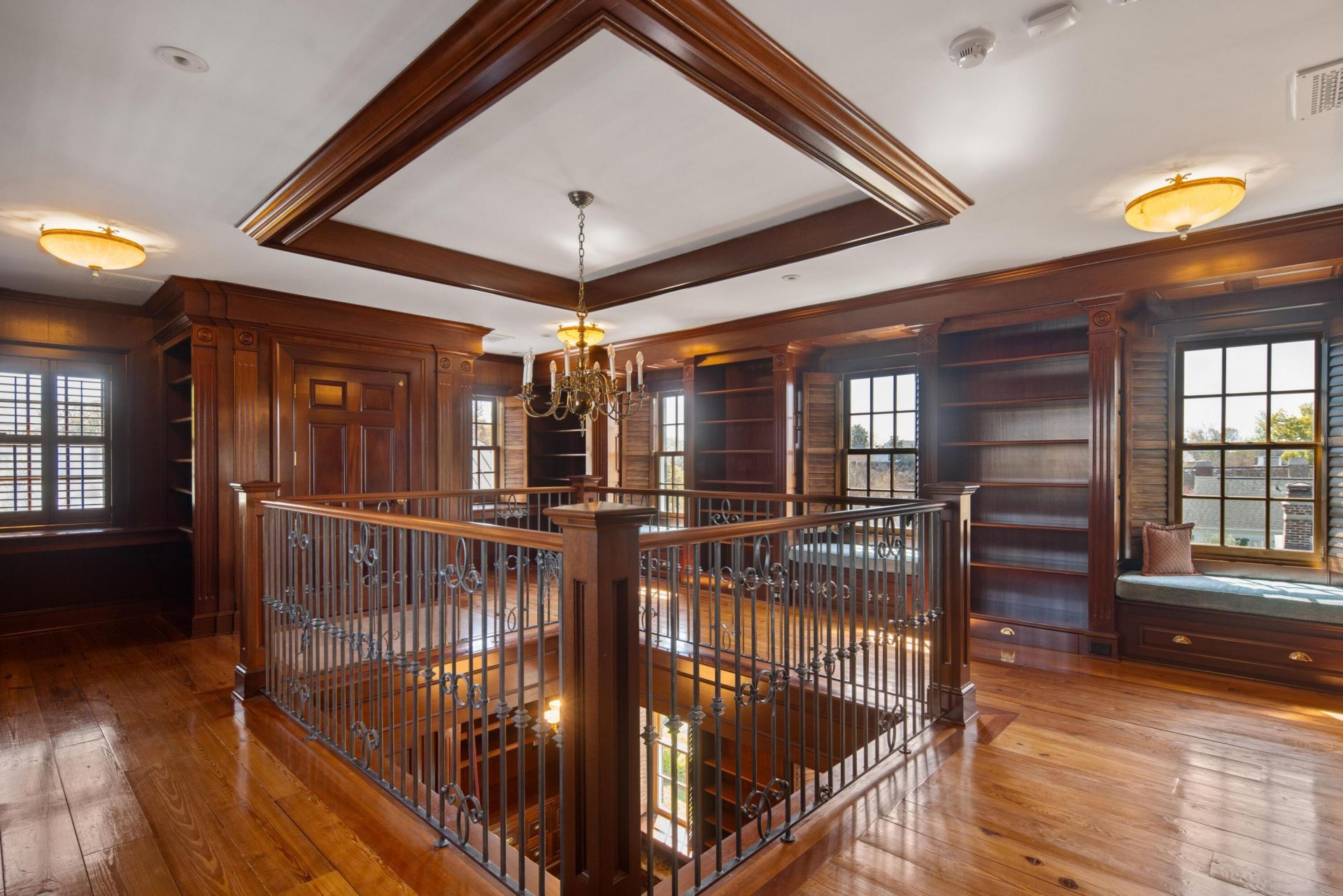 54 King Street Photo 43