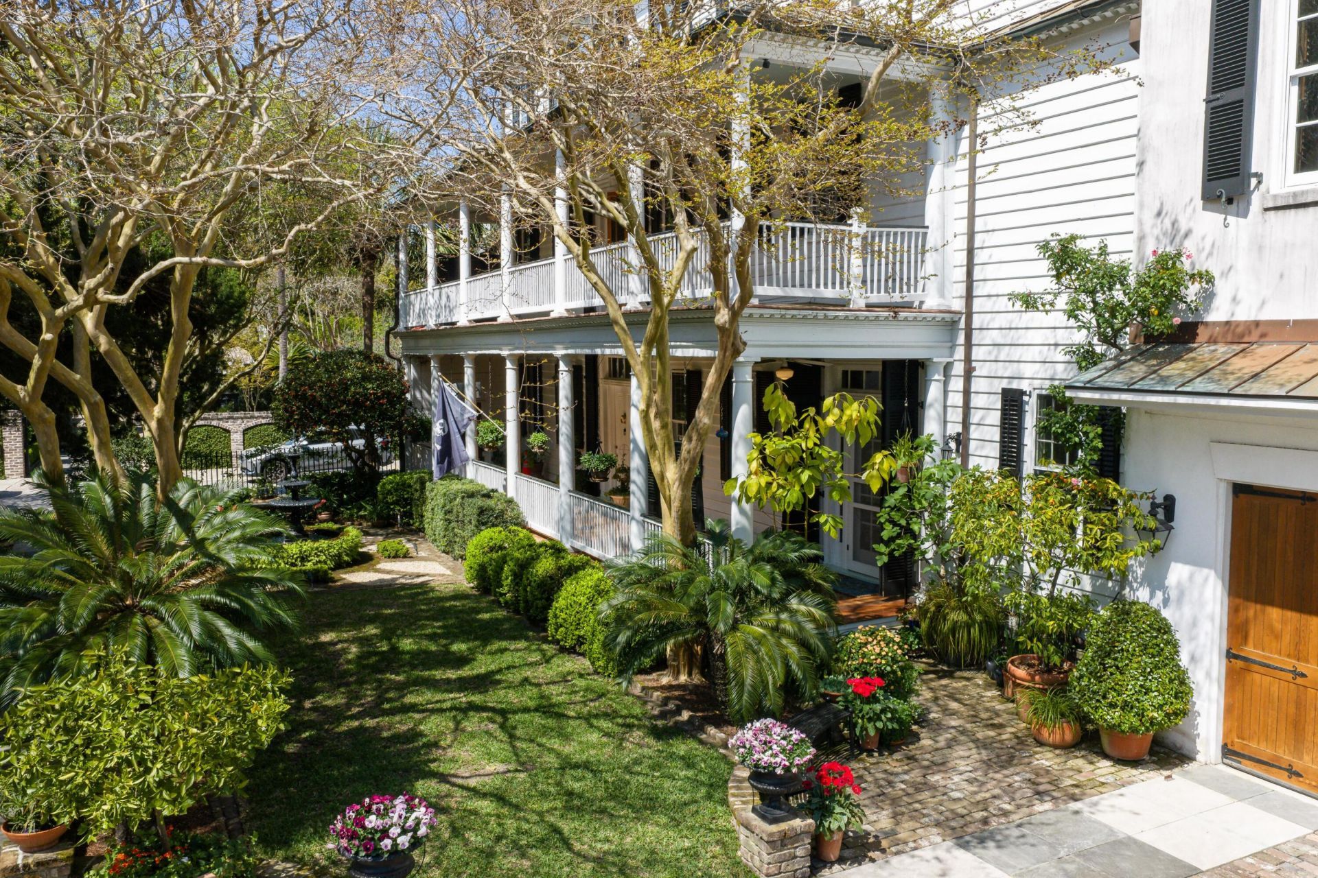 54 King Street Photo 48