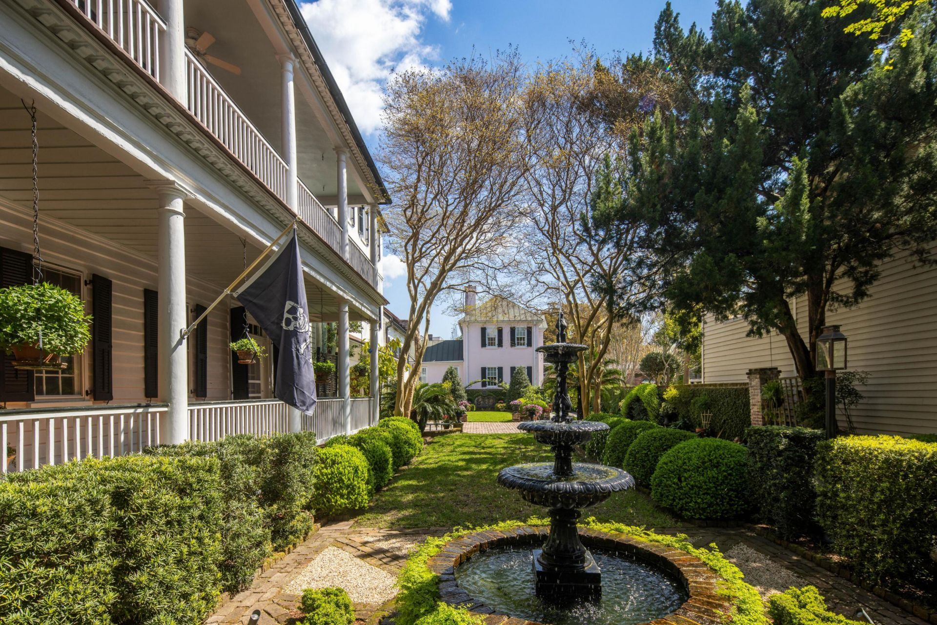 54 King Street Photo 6