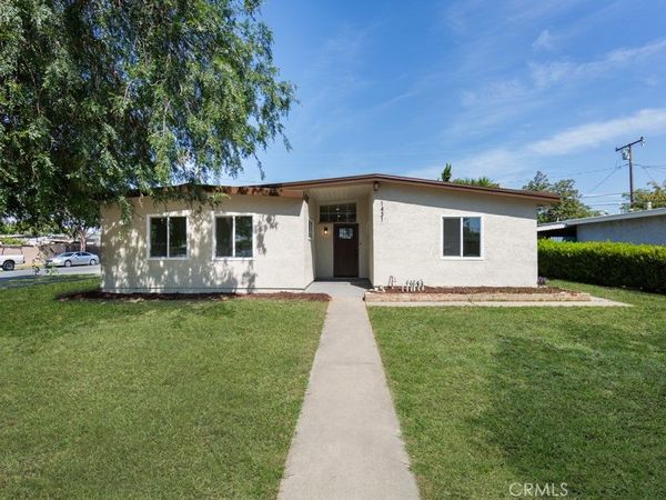 1431 Raymar, Santa Ana, CA 92703