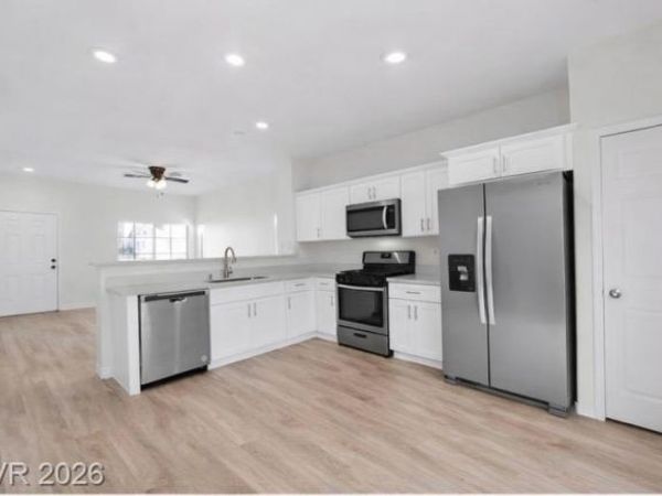 10605 Coal Canyon Avenue , Las Vegas, NV 89129