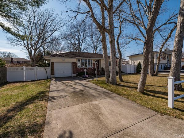 242 W 3rd Street , Deer Park, NY 11729