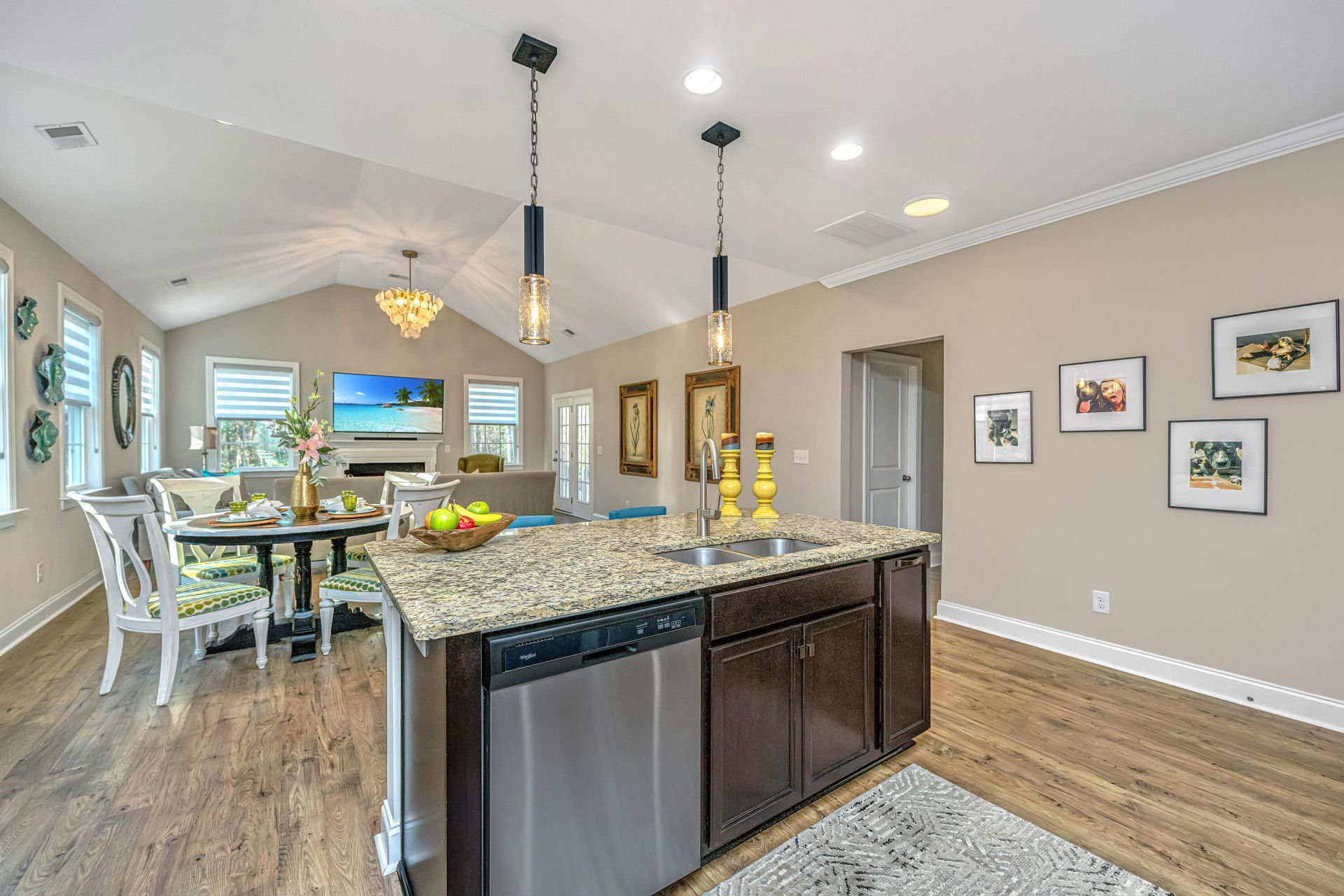 2160 Nicholas David Path Photo 22