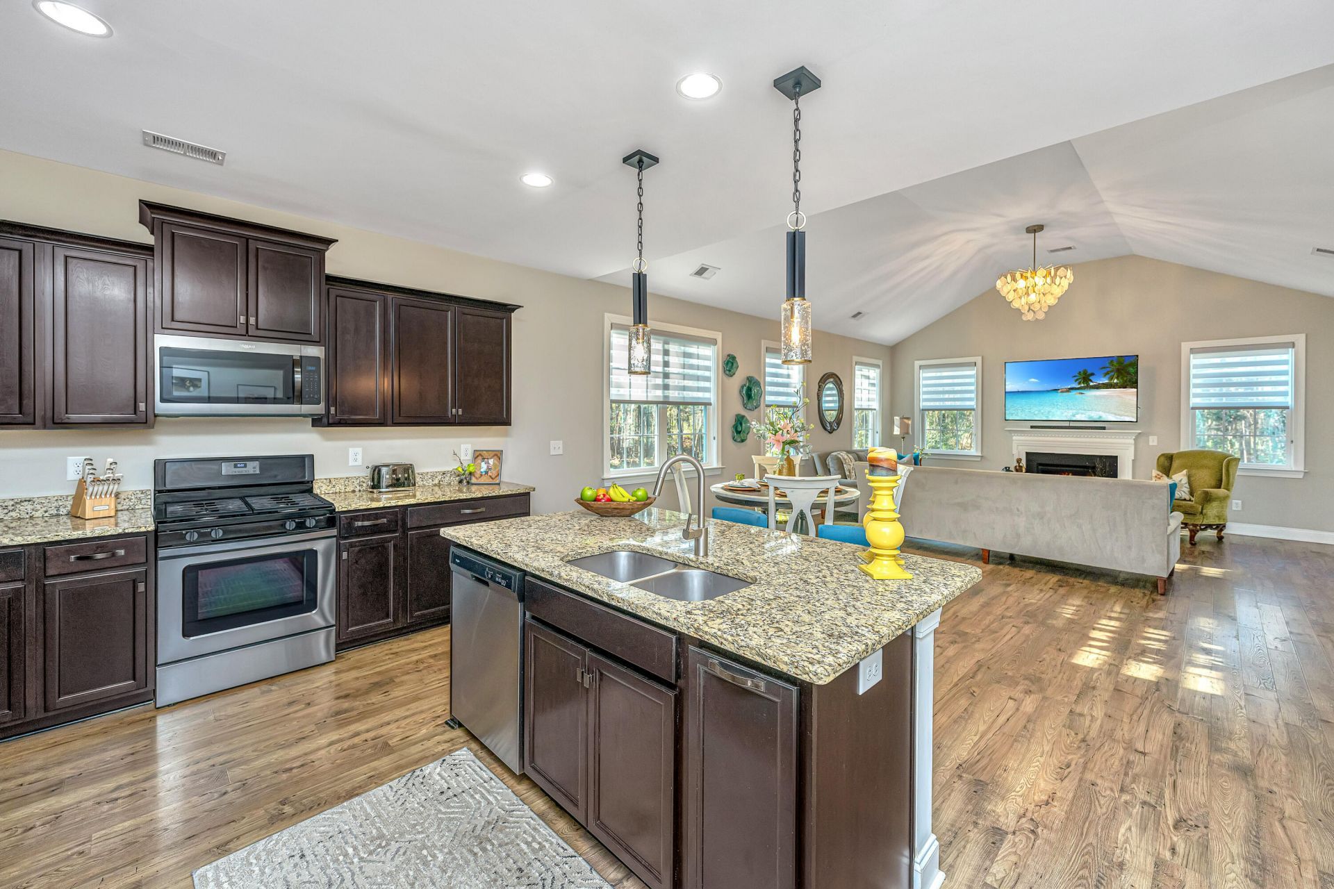 2160 Nicholas David Path Photo 35