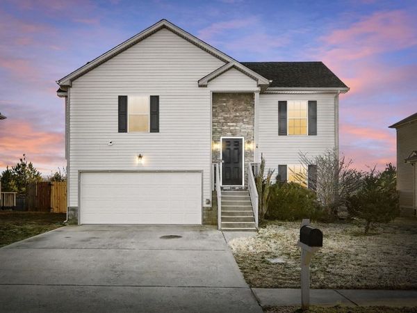 1304 Freedom Dr , Clarksville, TN 37042