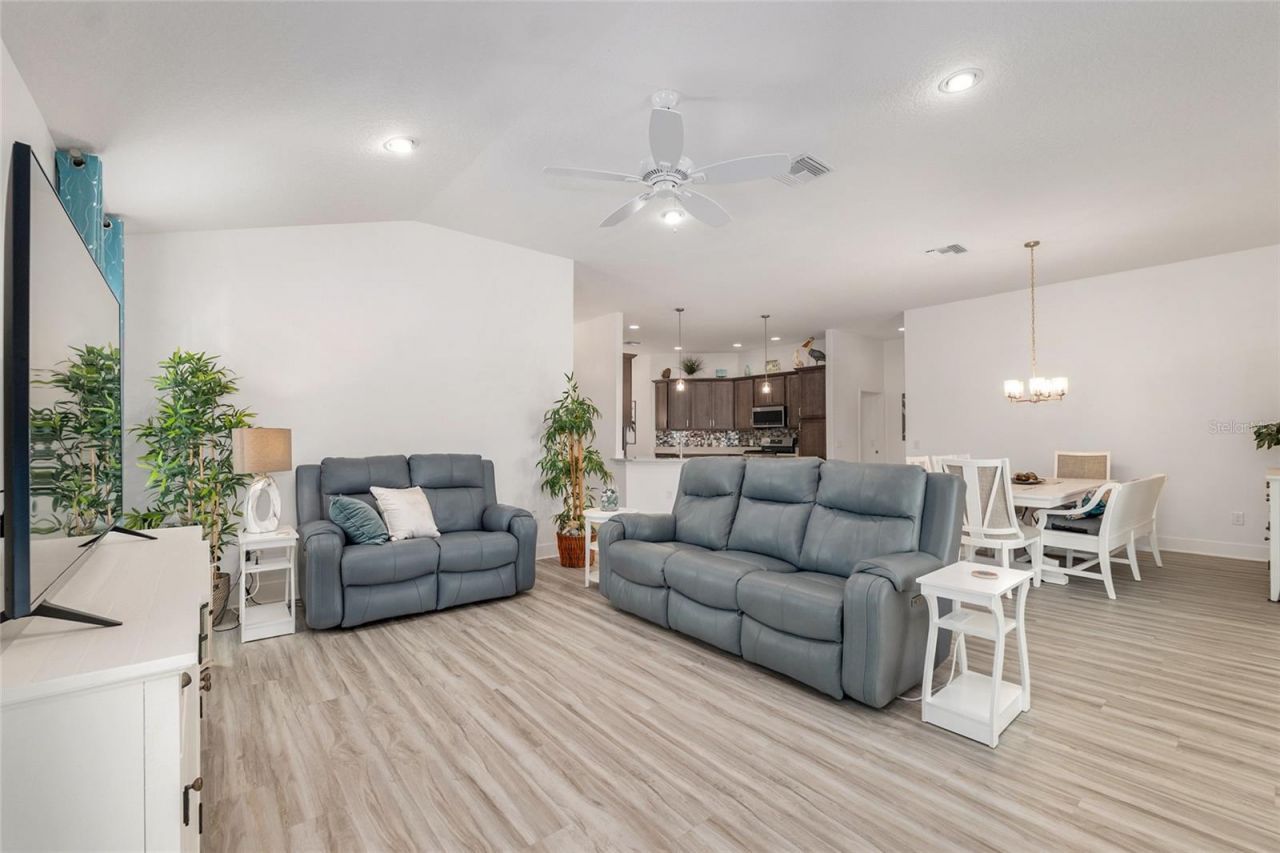 1659 Mcmurtrie Loop, The Villages, FL 34762 Photo