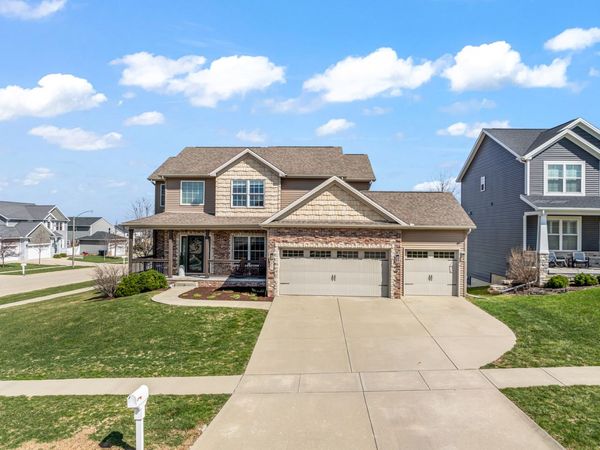 1302 Wicklow Drive , Bloomington, IL 61705