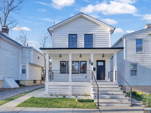 21 Cross Street, MONTCLAIR, NJ 07042