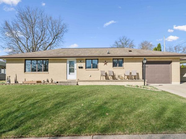 1921 Avalon Road, Dubuque, IA 52001