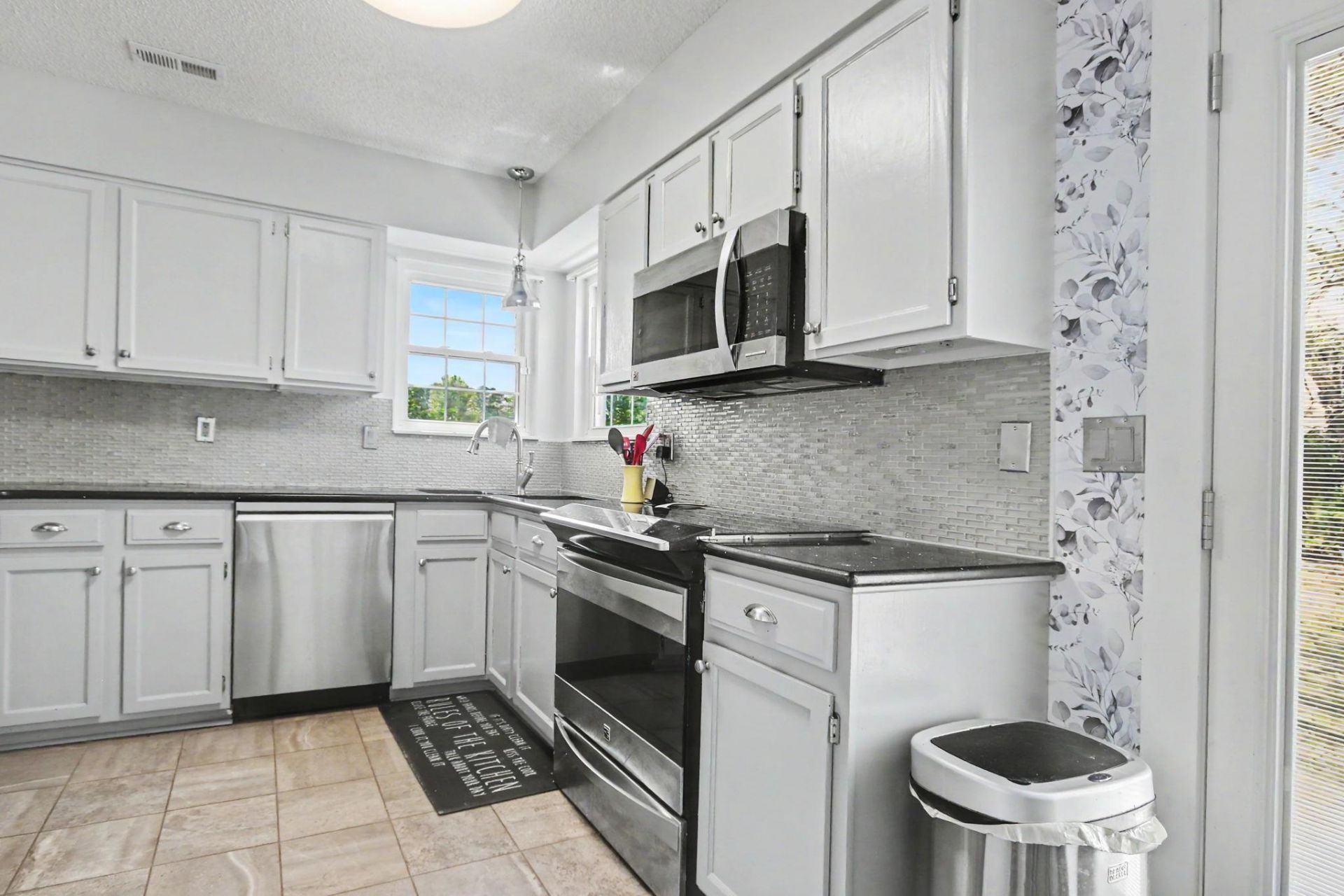 607 Bluebird Ln. Photo 11