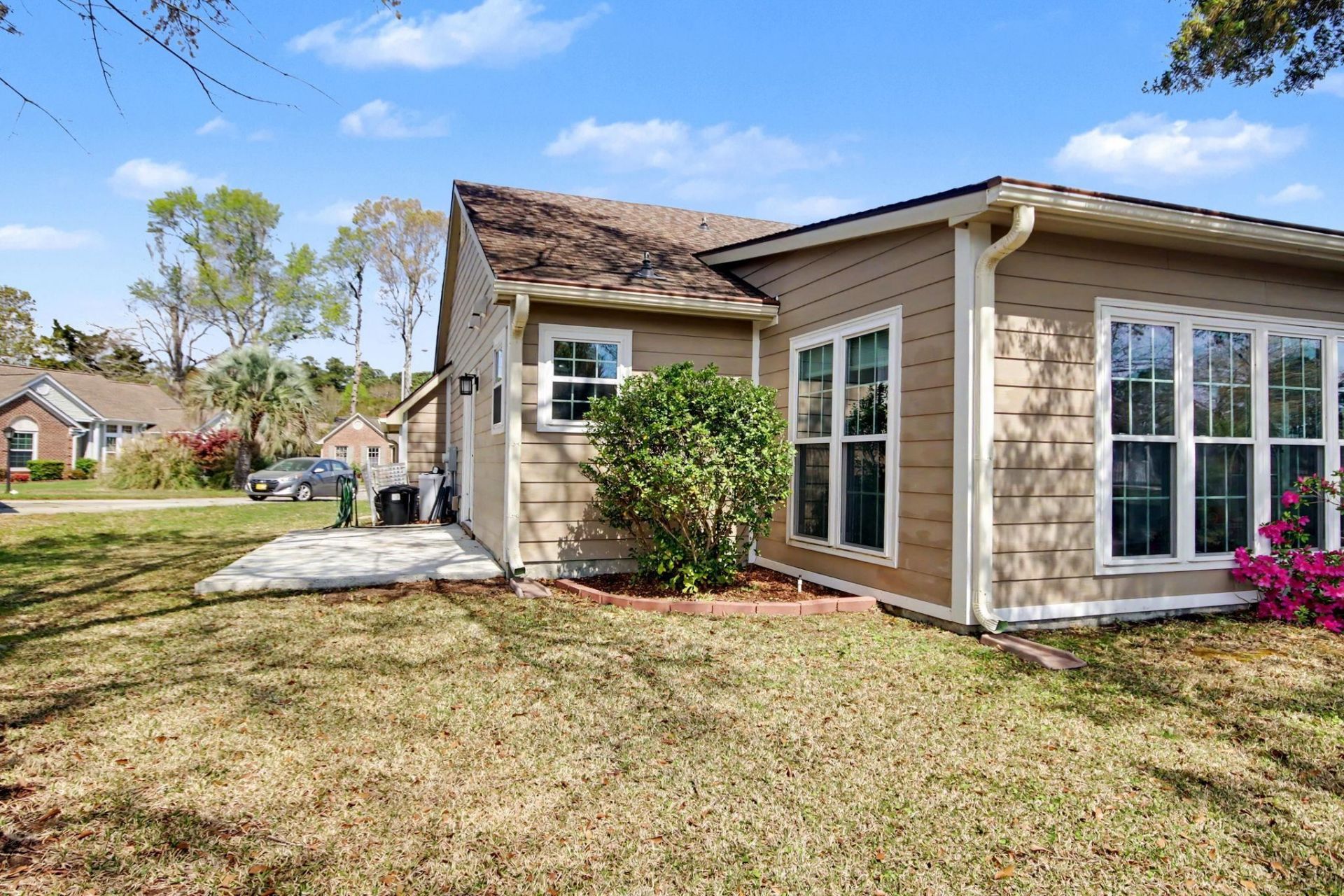 607 Bluebird Ln.  Photo 32